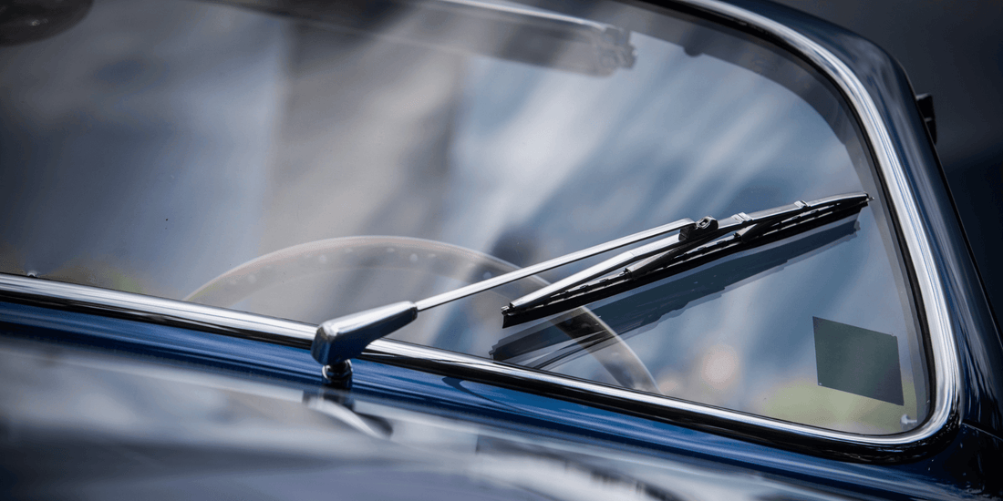 How to clean your car windscreen: Tips and Tricks - Paragon Microfibre Ltd 